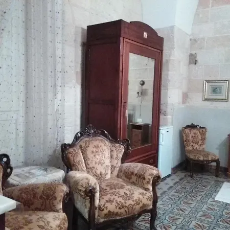 Antico Borgo *